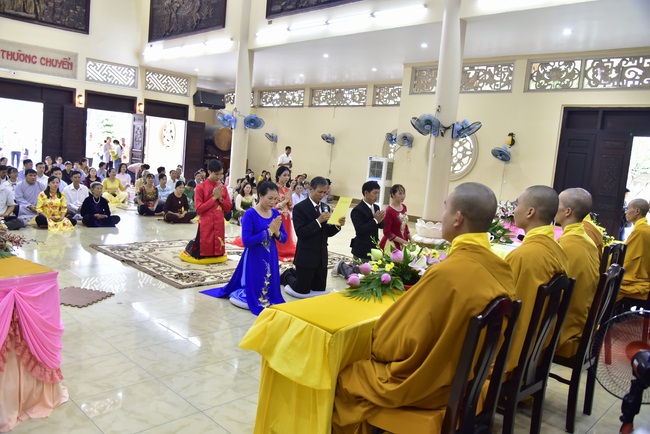 The Wedding Ceremony at the pagoda