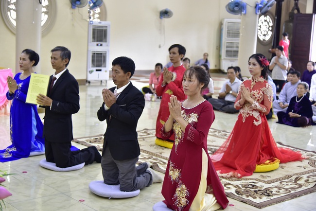The Wedding Ceremony at the pagoda