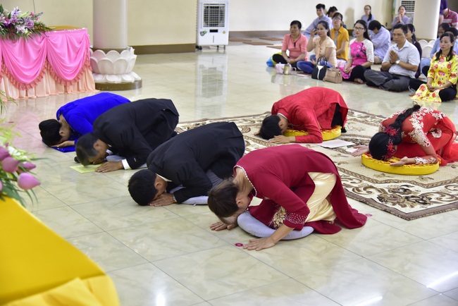 The Wedding Ceremony at the pagoda