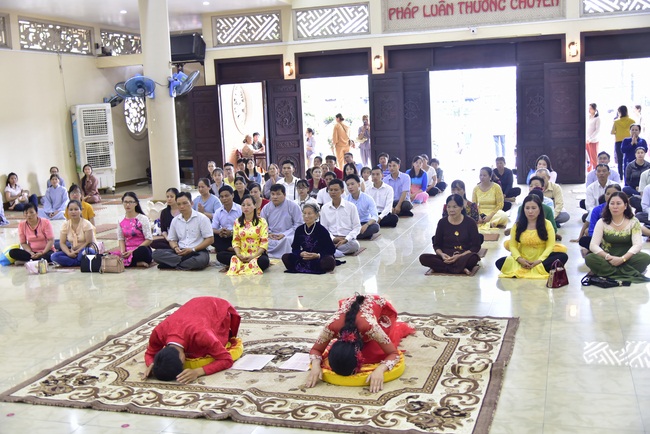 The Wedding Ceremony at the pagoda
