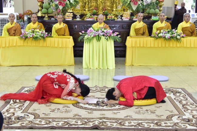 The Wedding Ceremony at the pagoda