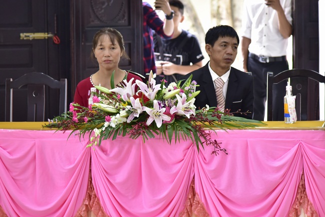 The Wedding Ceremony at the pagoda