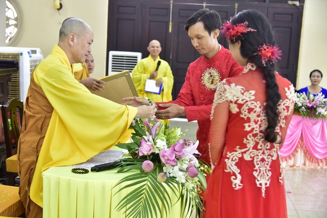 The Wedding Ceremony at the pagoda