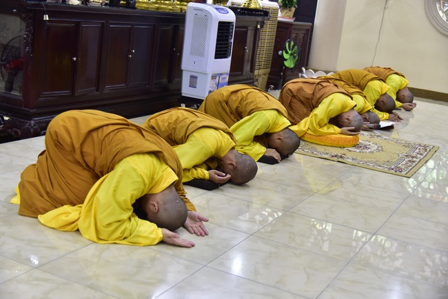 The Wedding Ceremony at the pagoda