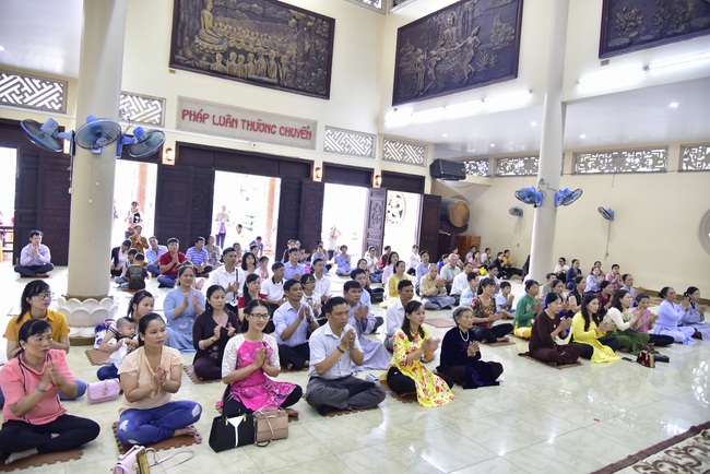 The Wedding Ceremony at the pagoda