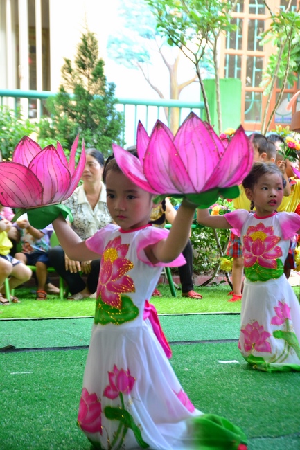 Mid-Autumn Festival at Tay Khanh Pagoda, Thai Binh