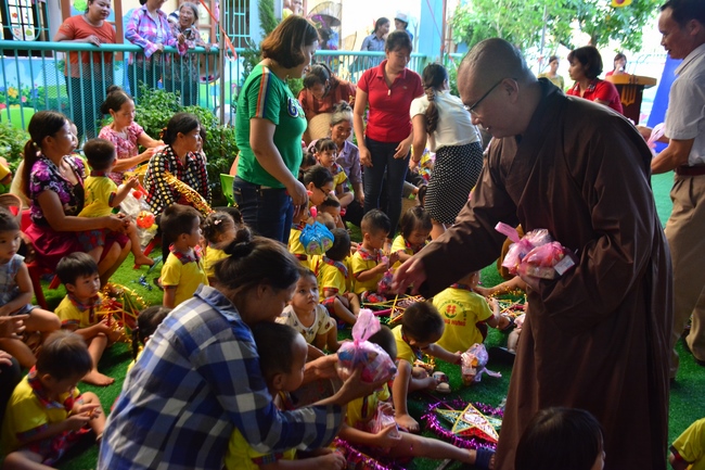 Mid-Autumn Festival at Tay Khanh Pagoda, Thai Binh