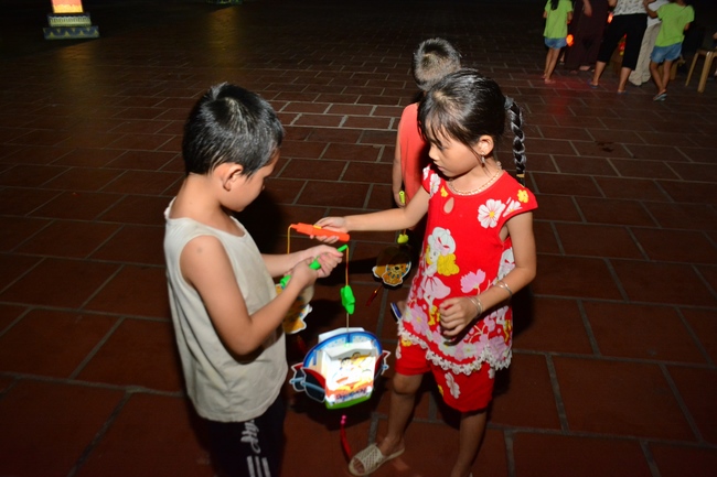 Mid-Autumn Festival at Tay Khanh Pagoda, Thai Binh