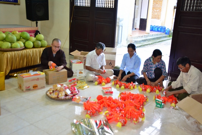 Mid-Autumn Festival at Tay Khanh Pagoda, Thai Binh