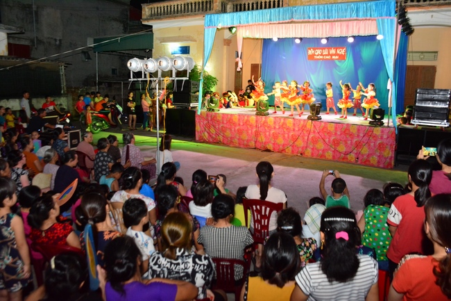 Mid-Autumn Festival at Tay Khanh Pagoda, Thai Binh
