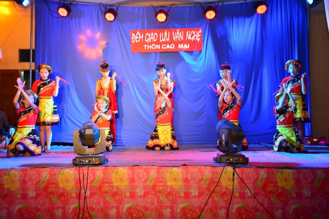 Mid-Autumn Festival at Tay Khanh Pagoda, Thai Binh