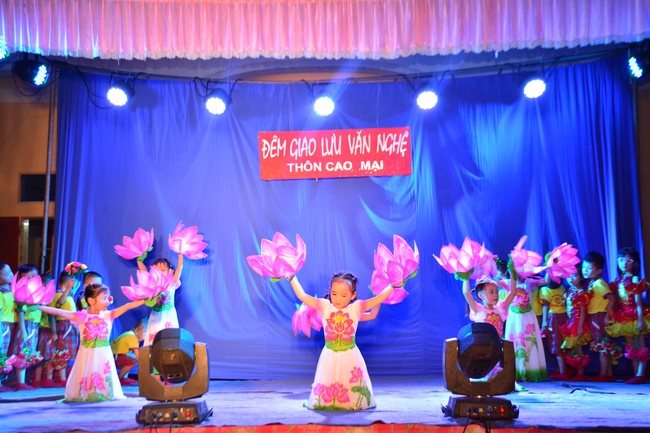 Mid-Autumn Festival at Tay Khanh Pagoda, Thai Binh