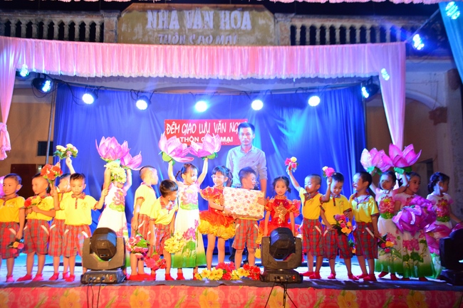 Mid-Autumn Festival at Tay Khanh Pagoda, Thai Binh
