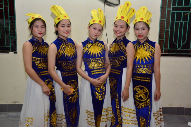 Mid-Autumn Festival at Tay Khanh Pagoda, Thai Binh