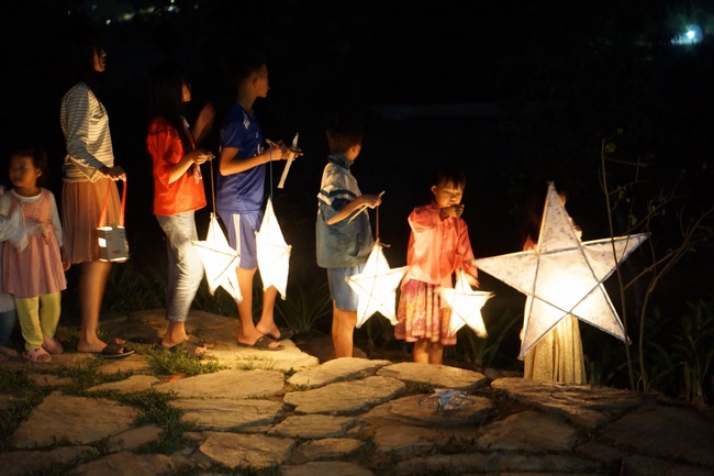 Mid-Autumn Festival at Tay Khanh Pagoda, Thai Binh