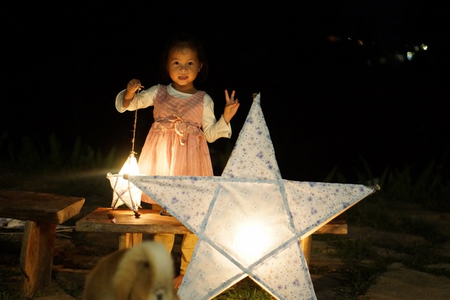 Mid-Autumn Festival at Tay Khanh Pagoda, Thai Binh