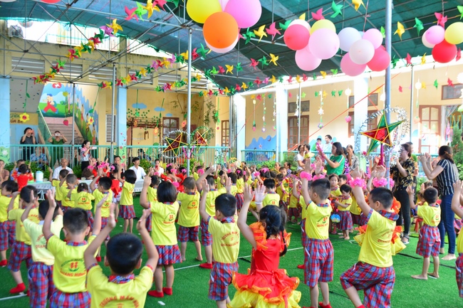Mid-Autumn Festival at Tay Khanh Pagoda, Thai Binh