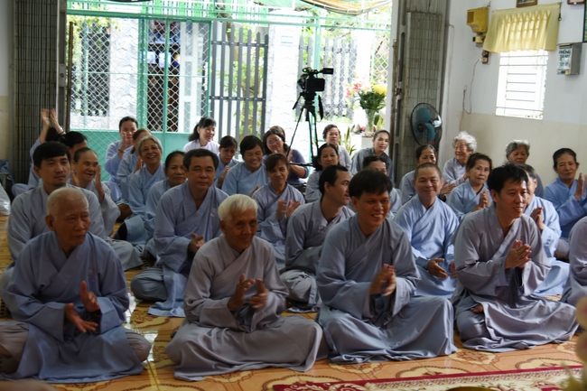 Tu niệm Phật một ngày Cần Thơ