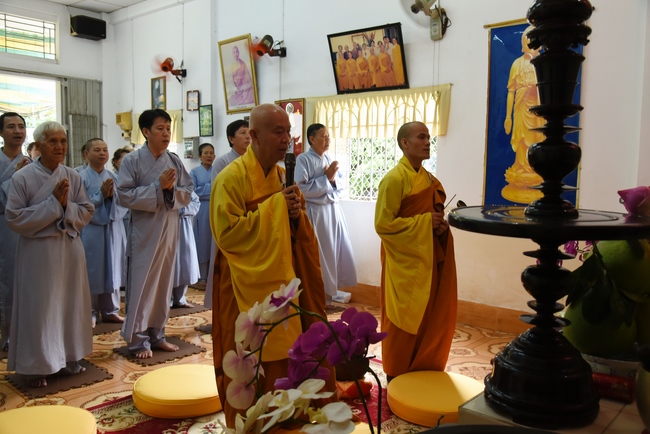 Tu niệm Phật một ngày Cần Thơ