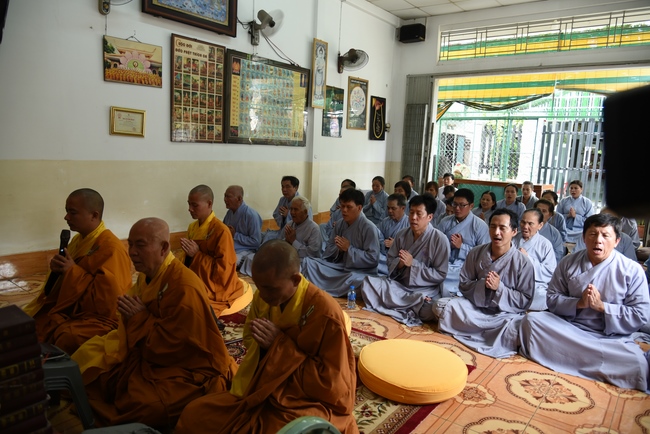 Tu niệm Phật một ngày Cần Thơ