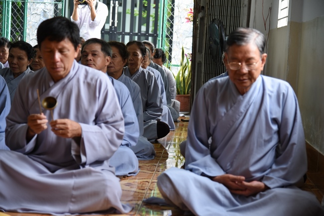 Tu niệm Phật một ngày Cần Thơ