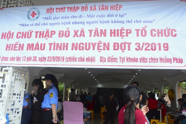 Hiến máu nhân đạo