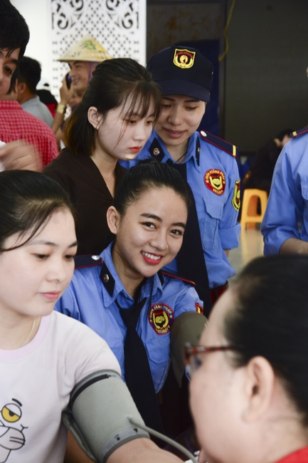 Hiến máu nhân đạo