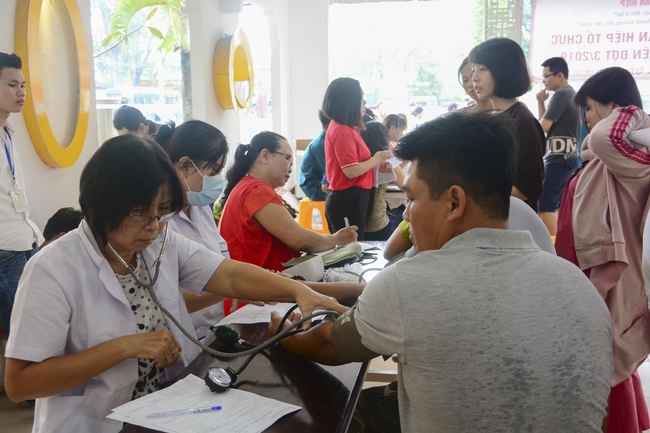 Hiến máu nhân đạo