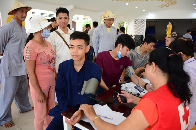 Hiến máu nhân đạo