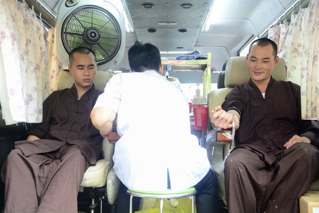 Hiến máu nhân đạo