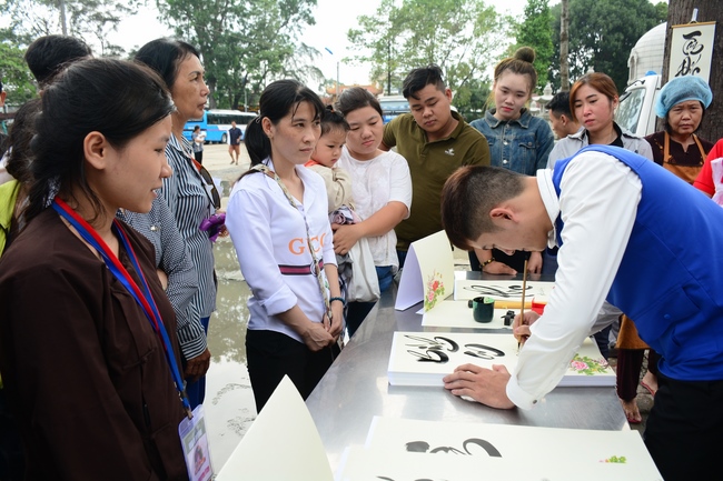 Hiến máu nhân đạo