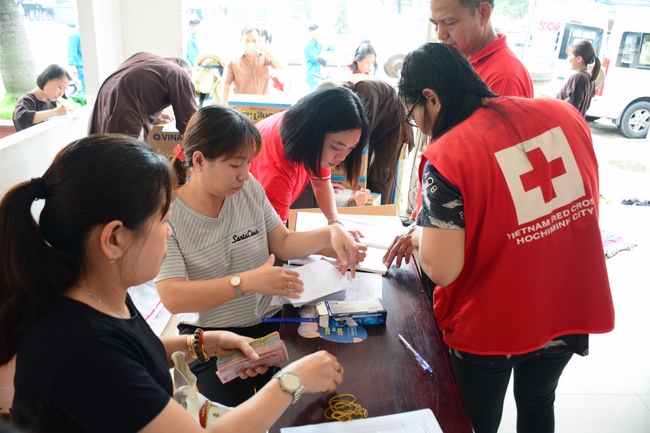 Hiến máu nhân đạo