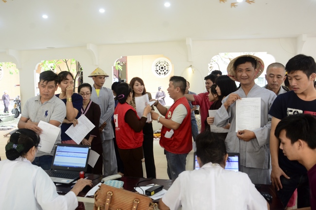 Hiến máu nhân đạo