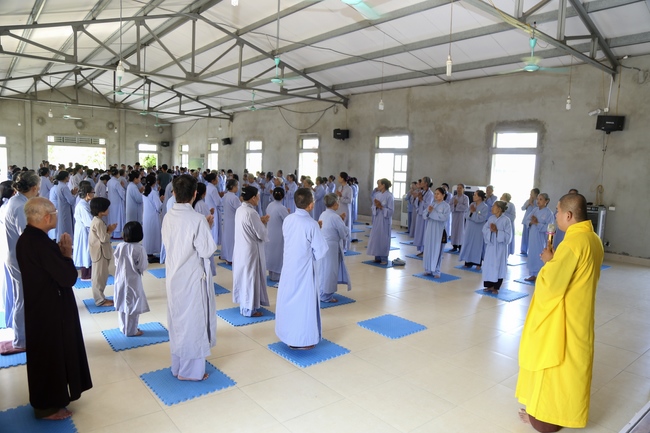 One day Retreat of Reciting the Buddha's name at Dong Cao Pagoda