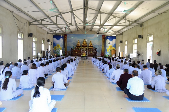 One day Retreat of Reciting the Buddha's name at Dong Cao Pagoda