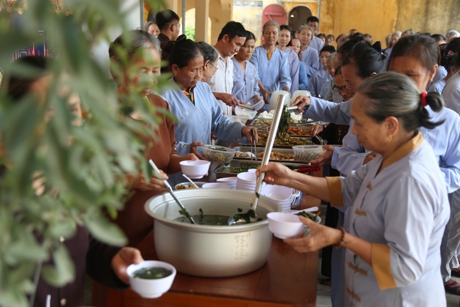 One day Retreat of Reciting the Buddha's name at Dong Cao Pagoda