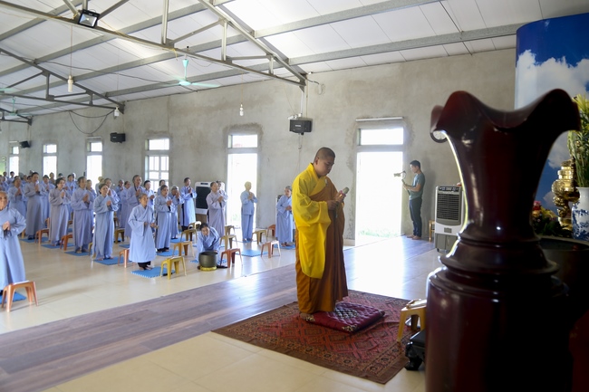 One day Retreat of Reciting the Buddha's name at Dong Cao Pagoda