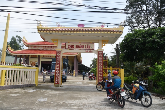 Testing health, Giving Gifts in Can Tho