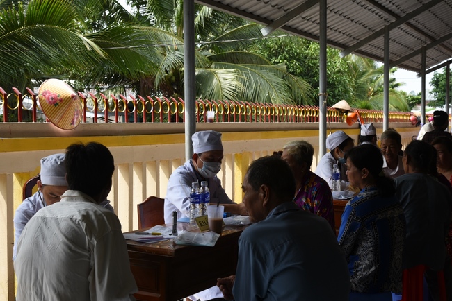 Testing health, Giving Gifts in Can Tho