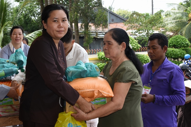 Testing health, Giving Gifts in Can Tho