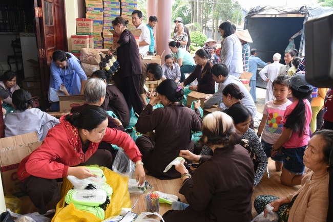 Testing health, Giving Gifts in Can Tho