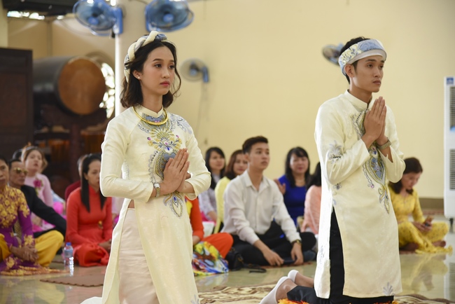 The Wedding ceremony at the pagoda