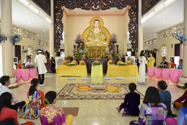 The Wedding ceremony at the pagoda