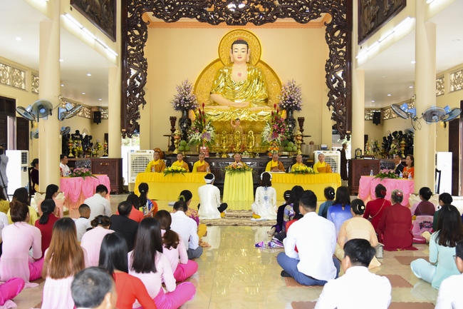 The Wedding ceremony at the pagoda