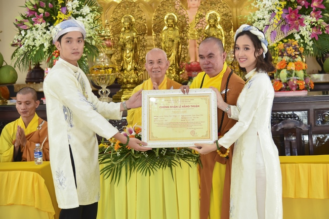 The Wedding ceremony at the pagoda