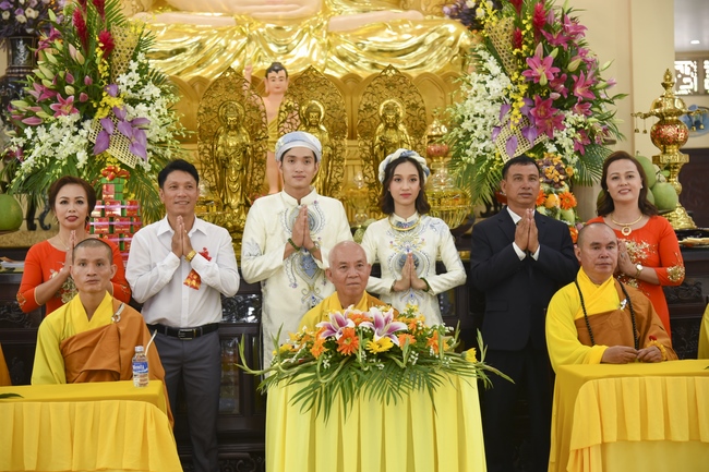 The Wedding ceremony at the pagoda