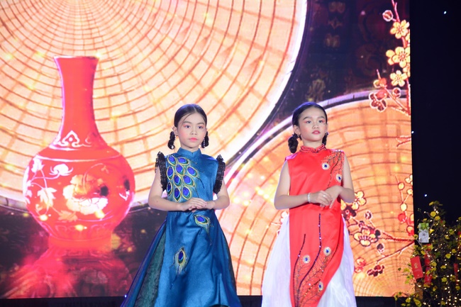 Welcoming the Rat Year by the Music Performance Hoang Phap's Spring...