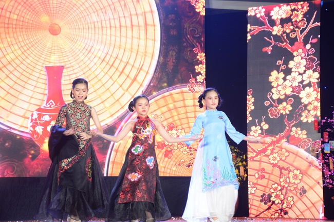 Welcoming the Rat Year by the Music Performance Hoang Phap's Spring...