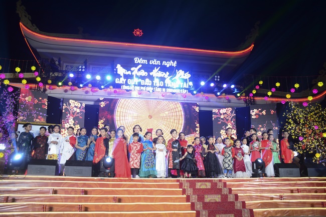 Welcoming the Rat Year by the Music Performance Hoang Phap's Spring...