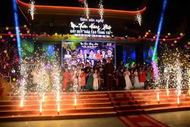 Welcoming the Rat Year by the Music Performance Hoang Phap's Spring...